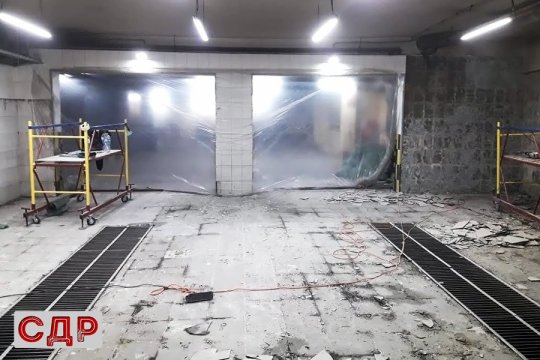Завершение демонтажных работ. Зачистка пола, стен и потолка. Завершение демонтажных работ: зачистка пола, стен и потолка.